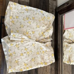 Jude Blue Daisy Shorts - Size Large